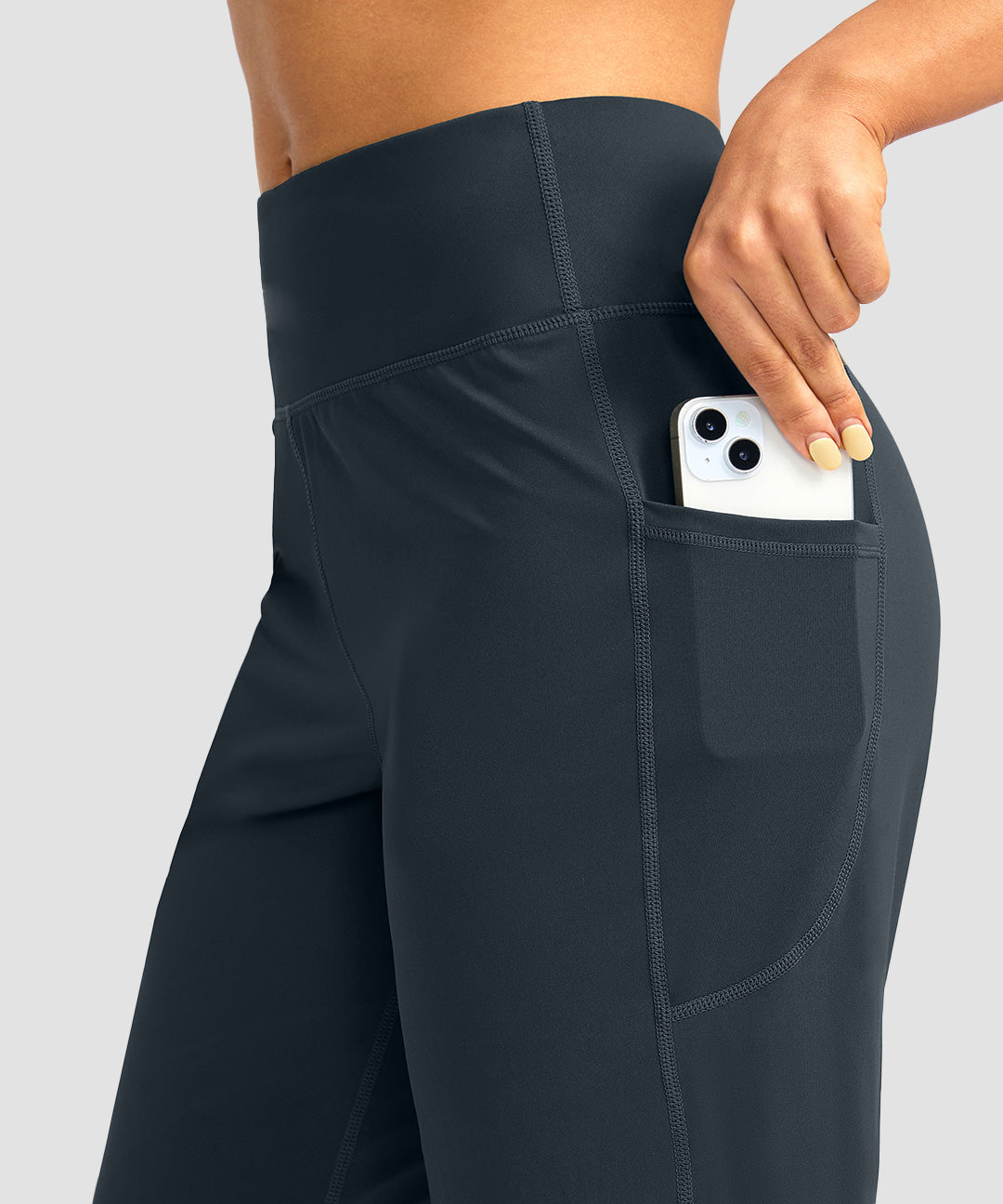 Relaxed Fit Bermuda Short 12'' - Image 27
